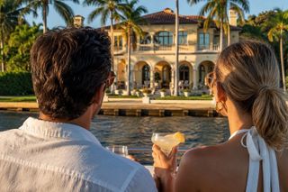 Venice of America Tour | Millionaire's Row | Complimentary Drinks
