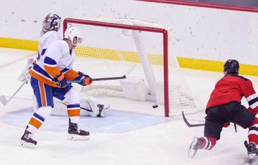 Vancouver Canucks at New Jersey Devils