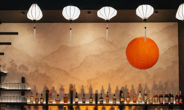 Hizola's Kitchen & Bar