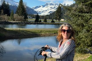 Juneau Private Bike Tour with Glacier Views and Hatchery Visit