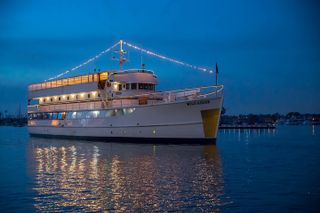 City Cruises Newport Beach: Orange County Premier Dinner Cruise