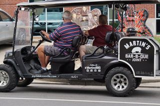 Legends & Landmarks History Tour by Golf Cart