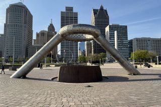 Downtown Detroit Walking Tour with Historic Attractions