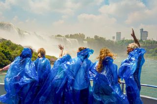 Niagara Falls: Small Group Tour of American & Canadian Sides