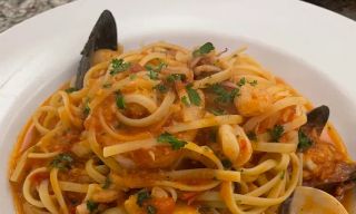 Luisa's Restaurant Wine bar since 1959