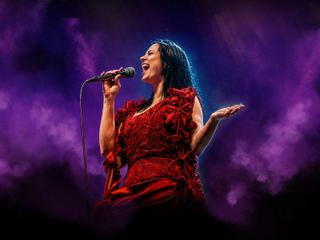 Seventh Wonder performs Fleetwood Mac – Burnie
