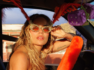 KAROL G - VIAJANDO POR EL MUNDO TROPITOUR