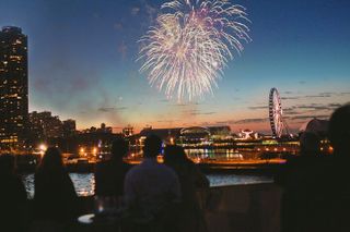 City Cruises: Chicago Fireworks Premier Dinner Cruise