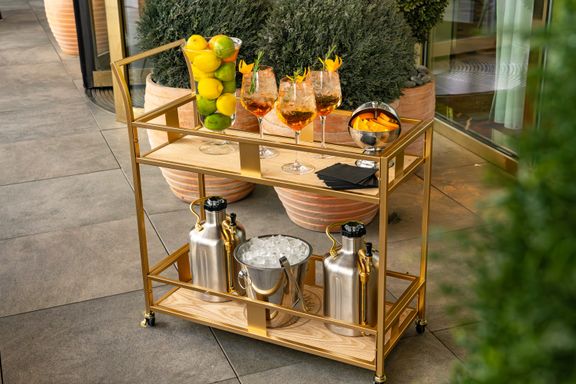 Experience Harta’s $10 Happy Hour in the Heart of Midtown