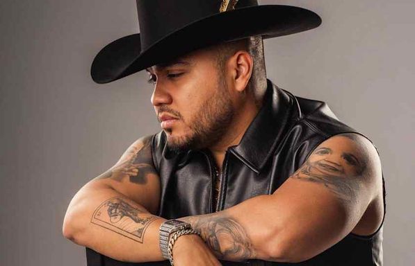 'EL JERRY' GERARDO CORONEL EN CONCEIERTO