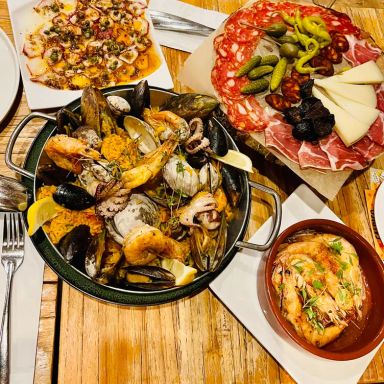 Amour Amour Wine Bar & Tapas