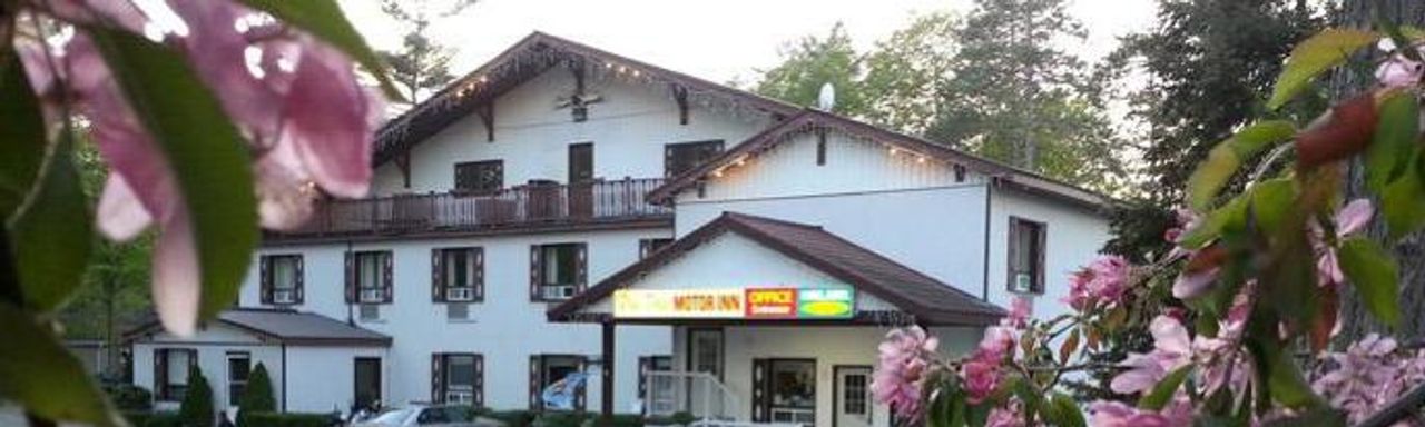 PineDale Motor Inn