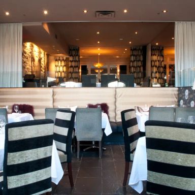 Restaurant e18hteen