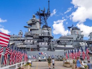 Pearl Harbor USS Arizona Memorial & Battleship Missouri