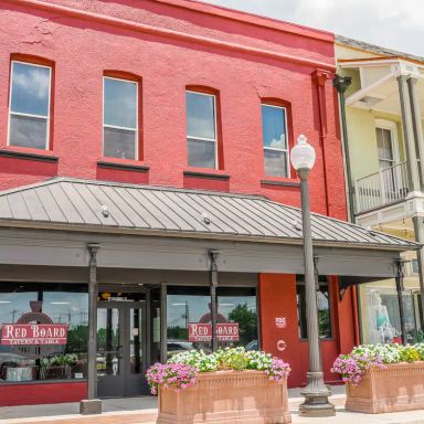 Red Board Tavern & Table