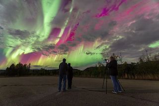 Northern Lights Lodge & Chase Tour from Fairbanks
