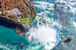 Private Niagara Falls Tour in a SUV