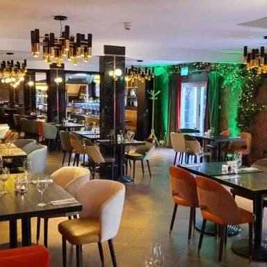 Elle's Bar & Bistro at The Iveagh Garden Hotel