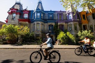 Bike / E-bike tour : Plateau, Mile-End, Jean-Talon Market by Fitz