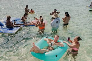 3-hour Crab Island Boat Tour in Destin