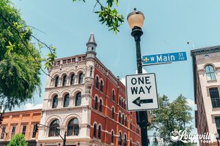 Louisville Legends: 3Hr Whiskey Row Food & History Tour