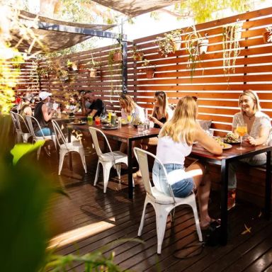 Bricks & Stones Cafe