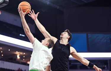 Omaha Mavericks at North Dakota Fighting Hawks Basketball