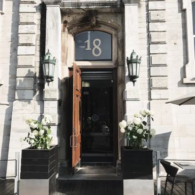 Restaurant e18hteen