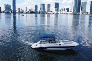 26 Ft Boat, Miami Bay Rental for 2 or 4 hours. 10 people