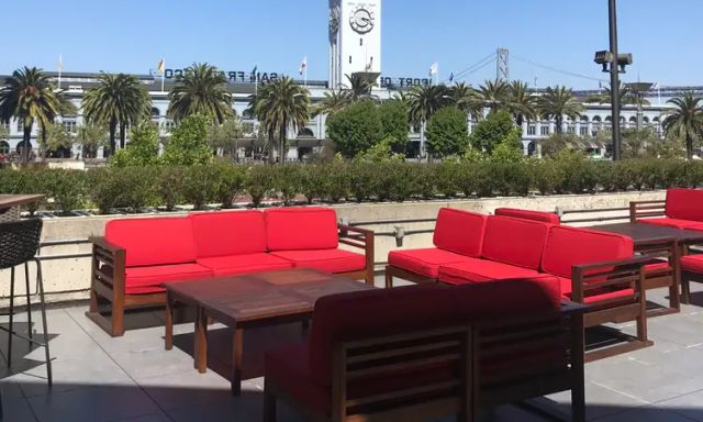 Harborview Restaurant & Bar