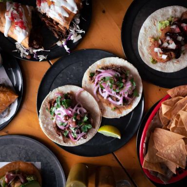 Los Cuervos Taqueria