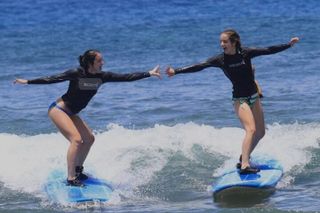 Surf lessons for beginners in Waikiki