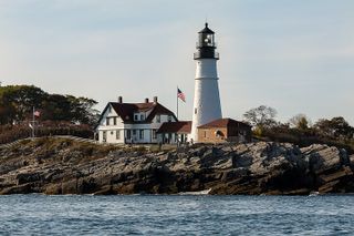 Small Group Afternoon Lighthouse Boat Cruise With Local Drinks