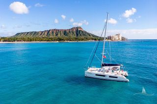 3hr Luxury Private Sailing Catamaran in Waikiki for 1 to 6 People