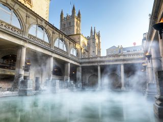 Stonehenge and Bath Tour from London