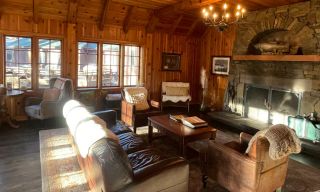 Lake Creek Lodge