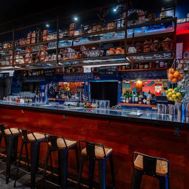 Service Bar