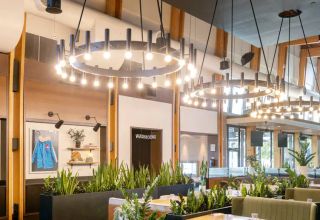 Earls Kitchen + Bar - St. Vital - Winnipeg