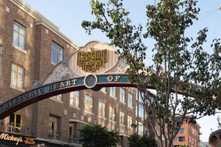 Gaslamp Quarter Food & Drink Tour: Brothels, Bites & Booze