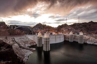 Hoover Dam Tour from Las Vegas with Hot Breakfast