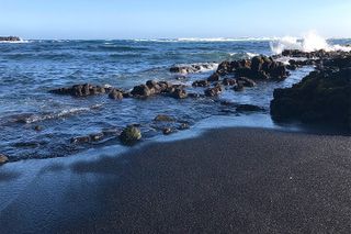 Private Big Island Kona Volcanoes and Waterfalls Tour
