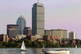 Boston Skyline Sightseeing Boat Tour: Charles River Cruise