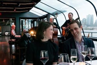 Bateaux New York Christmas Day Plated Brunch Cruise