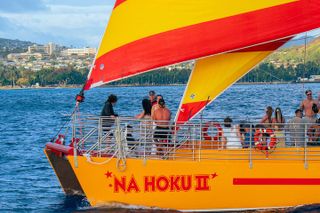 Honolulu Sunset Sail from Kewalo Harbor Including Drinks