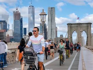Unusual Brooklyn Bike Tour in French