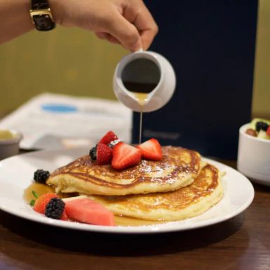 Harold's Kitchen & Bar - Sheraton Vancouver Airport
