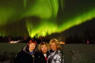 Northern Lights (Aurora Borealis Viewing) Chasing with Photography in Fairbanks