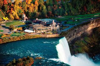 Niagara Falls Tour with Boat + Behind Falls & Niagara on the Lake