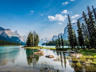 Jasper National Park Tour: Maligne Valley, Medicine Lake and Spirit Island