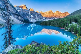 Lake Louise, Moraine , Emerald & Banff Town ,Johnston Canyon Tour